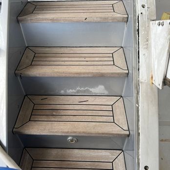 Handyman Easy Life - Stairs and floor installation - Handyman Near Me Handyman Easy Life - Stairs and floor installation - Handyman Near Me