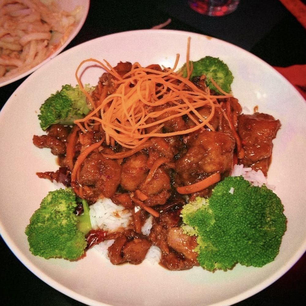 Bendi Wok n' Bar - General Tso's Chicken Stir Fry - Asian Fusion Near Me - Columbus, Ohio