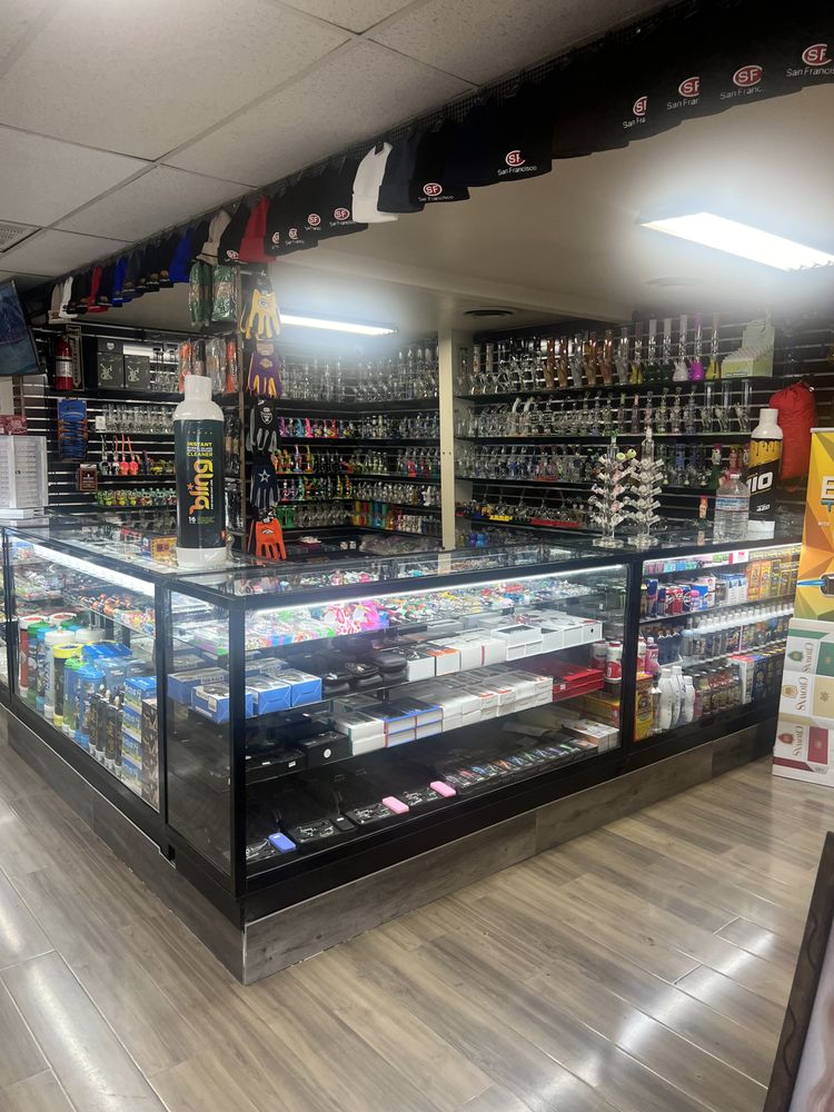 BLUE DIAMOND SMOKE SHOP AND MORE Updated May 2024 3420 Oakdale Rd