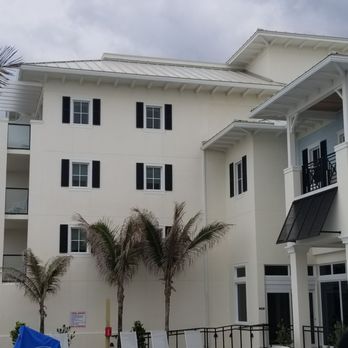 Drift Kitchen & Bar - Hutchinson Shores Resort - Seafood Near Me - Jensen Beach, Florida