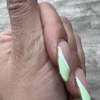 Leo Nail Bar - Horrible file and coating. - Nail Salons Near Me - Los Angeles, California