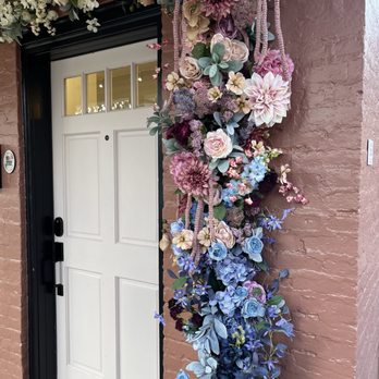 Neighborlily - Entrance - Coffee & Tea Near Me - Nashville, Tennessee Neighborlily - Entrance - Coffee & Tea Near Me - Nashville, Tennessee