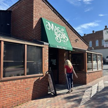 Mac & Bobs - Outside - Sports Bars Near Me - Salem, Virginia