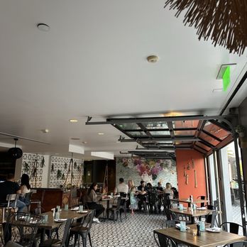 Pacific Hideaway - Indoor seating area - New American Near Me - Huntington Beach, California Pacific Hideaway - Indoor seating area - New American Near Me - Huntington Beach, California