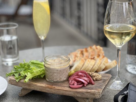Brasserie Four by null