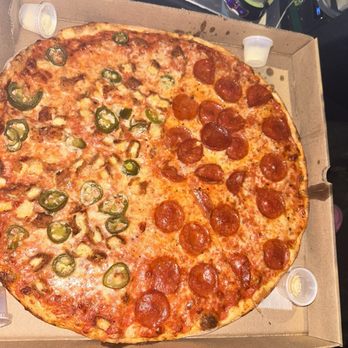 Gino's Pizza - Pizza Near Me - Meriden, Connecticut