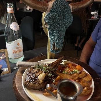 Deluxe Fun Dining - Veal entree - Bars Near Me - Charlotte, North Carolina Deluxe Fun Dining - Veal entree - Bars Near Me - Charlotte, North Carolina