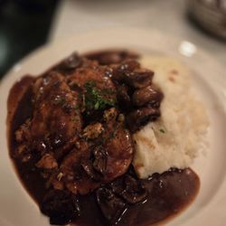 Encore - A bland gravy which was supposed to be marsala. Lukewarm potatoes