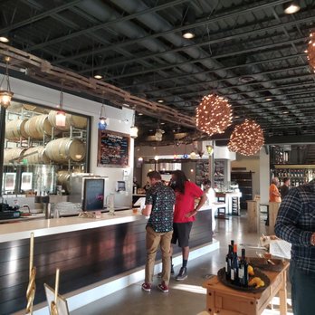Daniel's Vineyard - Tasting riom - Wineries Near Me - McCordsville, Indiana