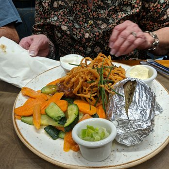 The Café - Pork chops 8/18/19 - American Near Me - Funner, California