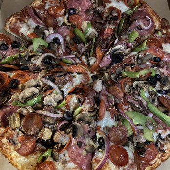Mountain Mike's Pizza - Pizza order with NO OLIVES - Pizza Near Me - Perris, California
