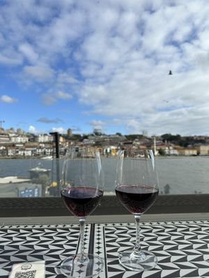 Wine Quay Bar (Porto) by null