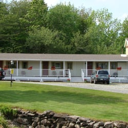 Bay Leaf Cottages & Bistro