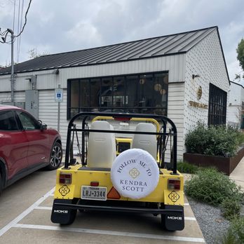 Sips & Sweets - Outside Kendra Scott Flagship - Cafes Near Me - Austin, Texas