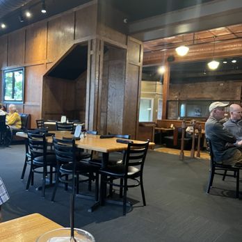 J Peters Grill & Bar - the dining area - American Near Me - Anderson, South Carolina J Peters Grill & Bar - the dining area - American Near Me - Anderson, South Carolina