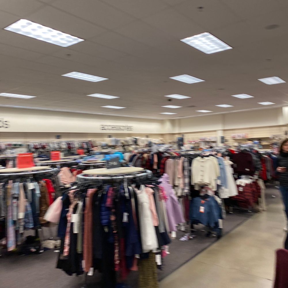 Nordstrom Rack - Kids clothing - Shoe Stores Near Me - Paramus, New Jersey