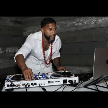 DJ Sir Uso - Dj Sir Uso Corporate Events, Weddings, and Private Paeties in the St. Louis Metro area - DJs Near Me - Belleville, Illinois DJ Sir Uso - Dj Sir Uso Corporate Events, Weddings, and Private Paeties in the St. Louis Metro area - DJs Near Me - Belleville, Illinois