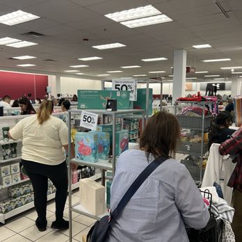 Kohl's - Ridiculous line - Department Stores Near Me - BAKERSFIELD, California Kohl's - Ridiculous line - Department Stores Near Me - BAKERSFIELD, California