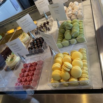 Cakenhagen - Macaroons and more - Champagne Bars Near Me - København V, 84