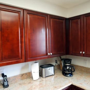 Mahogany Cherry Kitchen Cabinets Cream Maple W Caramel Glaze