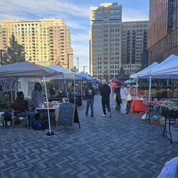Crystal City Freshfarm Market