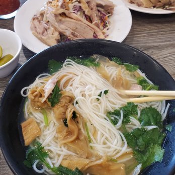 Quan Vit Vit Vit - Found some burnt debris in my bowl, i asked the waiter,  he said he doesn't know & walked away,  no apology or offer to make a new bowl. - Vietnamese Near Me - Westminster, California