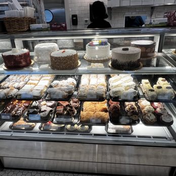 Henri's Bakery & Deli - Display case. 3/26/2023. - Bakeries Near Me - Brookhaven, Georgia