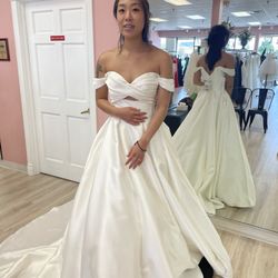 Facchianos Bridal and Formal Attire