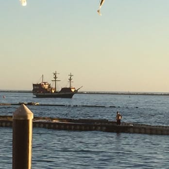 Harry T's - This ship came in while eating - Seafood Near Me - Destin, Florida Harry T's - This ship came in while eating - Seafood Near Me - Destin, Florida