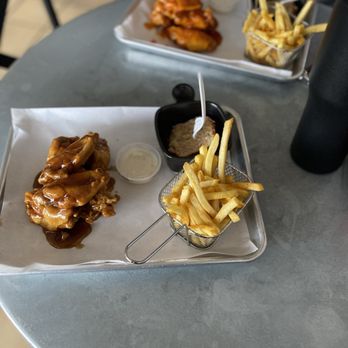 DC Wings & Cakes - 6pc wing combo - Fish & Chips Near Me - Oklahoma City, Oklahoma