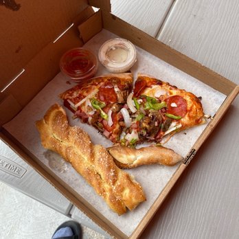 Hometown Pizza - Tonapah Pizza - Pizza Near Me - Tonopah, Nevada