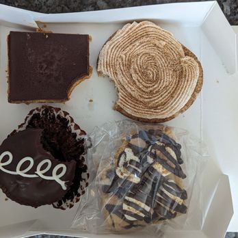 The Caring Kitchen - Keto Chocolate PB Bar Churro Cookie Hostess-inspired Cupcake S'mores Rice Krispie Treat - Desserts Near Me - Rancho Cordova, California The Caring Kitchen - Keto Chocolate PB Bar Churro Cookie Hostess-inspired Cupcake S'mores Rice Krispie Treat - Desserts Near Me - Rancho Cordova, California