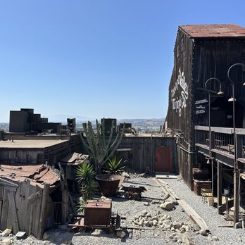 Pomona Valley Mining Co - Outside - IG @bougiefoodieboi - New American Near Me - Pomona, California