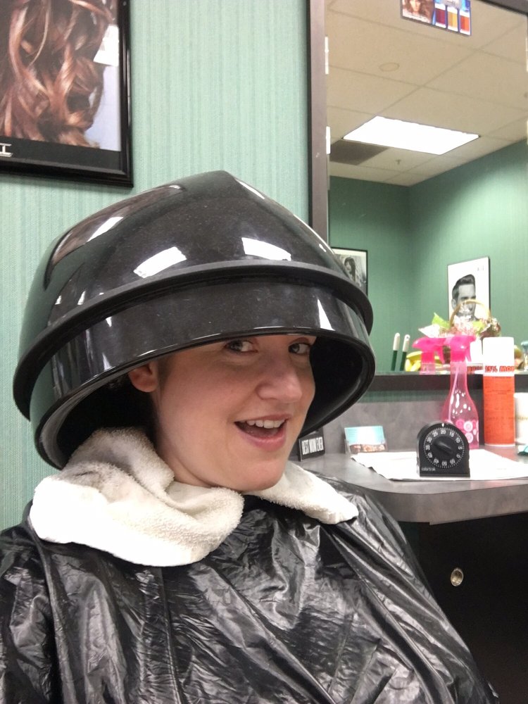 Perfect Look Salons Logo