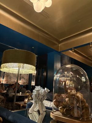 Peacock Room by null