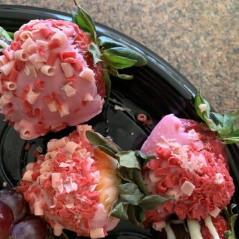 Edible Arrangements - Inconsistent and poorly coated berries. One of them looks like maybe something was stacked on top of this tray. - Florists Near Me - Saugus, California Edible Arrangements - Inconsistent and poorly coated berries. One of them looks like maybe something was stacked on top of this tray. - Florists Near Me - Saugus, California