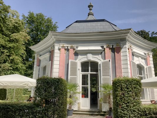 Schloss Eggenberg by null