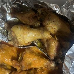 Friendly's Pizza - If you ever left a bad review here just know it's cap !
