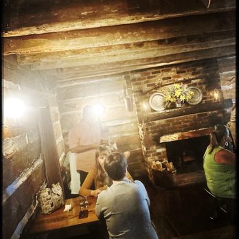 Michie Tavern - Dining room - Landmarks & Historical Buildings Near Me - Charlottesville, Virginia