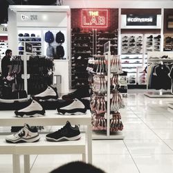 Shoe Palace