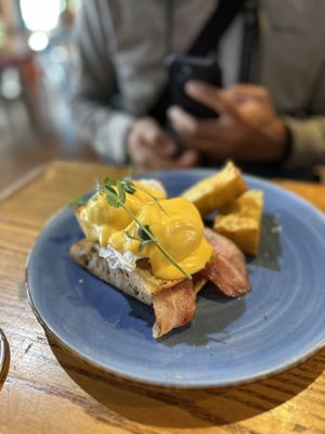 Fat Dog Cafe & Bar by null