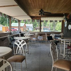 Shingle Shack Restaurant - Outside patio