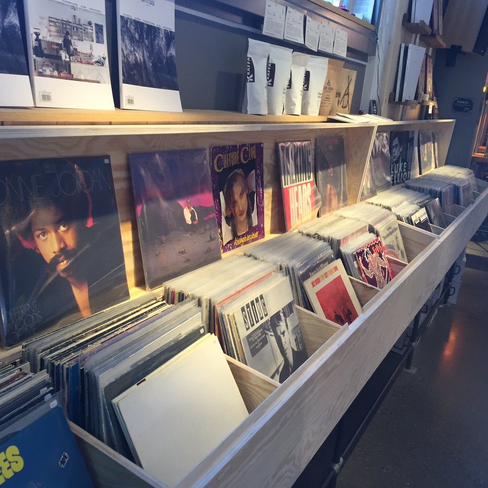 Hendrix Ibsen - Vynl collection - Cafes Near Me - Oslo, 03 Hendrix Ibsen - Vynl collection - Cafes Near Me - Oslo, 03