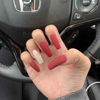 Glossi Nail Bar - christmas set - Nail Salons Near Me - Colma, California