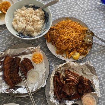 Gerry's Grill - Garlic rice, Bami, Lechon Kawali and Grilled Squid - Filipino Near Me - Artesia, California Gerry's Grill - Garlic rice, Bami, Lechon Kawali and Grilled Squid - Filipino Near Me - Artesia, California