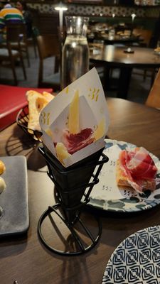 34 Restaurant & Bar by null