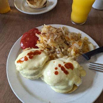 Roady's Restaurant - Eggs Benedict, Home Fries And OJ. - Breakfast & Brunch Near Me - San Dimas, California Roady's Restaurant - Eggs Benedict, Home Fries And OJ. - Breakfast & Brunch Near Me - San Dimas, California
