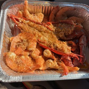 Sea Market - Whole live lobster and the biggest shrimp they had ! - Seafood Markets Near Me - Destin, Florida Sea Market - Whole live lobster and the biggest shrimp they had ! - Seafood Markets Near Me - Destin, Florida