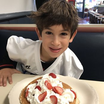 The Red Maple - Breakfast & Brunch Near Me - Closter, New Jersey