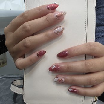 Allure Nails Spa - Nail Salons Near Me - Niles, Ohio